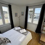 Apartment With Balcony - Castle View