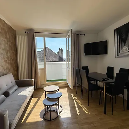 Apartment With Balcony - Castle View *