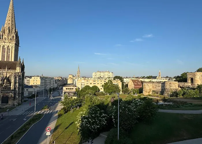 With Balcony - Castle View Lägenhet