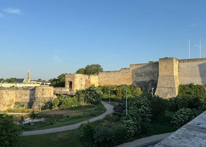 Lägenhet With Balcony - Castle View Caen
